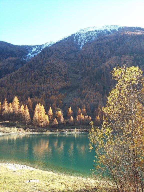 Hotel Residence Lago Laux Фенестрелле Екстер'єр фото