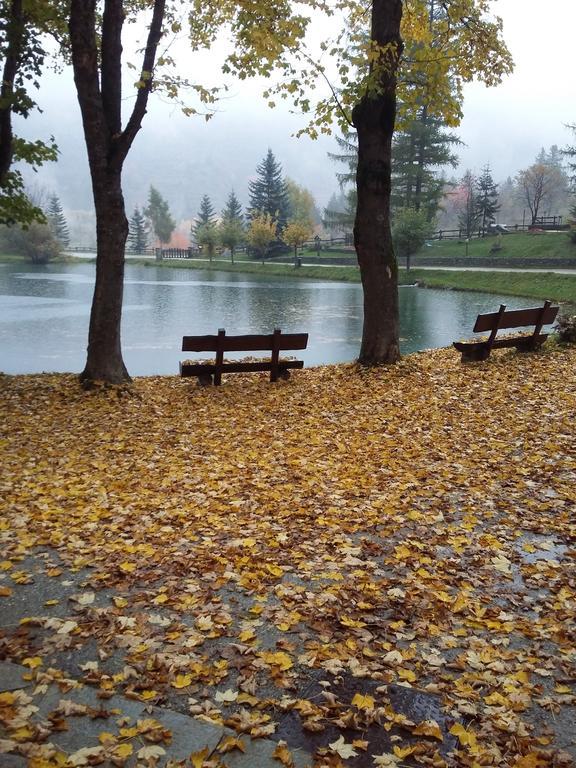 Hotel Residence Lago Laux Фенестрелле Екстер'єр фото